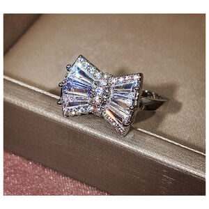 Baguette bow ring - Silver - CZs - Size  7.